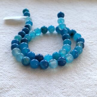 8 mm achat kék ásványgyöngy szálban