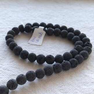 8 mm fekete lávakő ásványgyöngy szálban