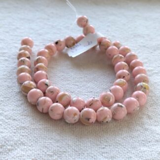 8 mm kagyló rózsaszín gyöngy szálban