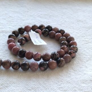 8 mm rodonit ásványgyöngy szálban