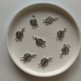 Fonal gombolyag medál