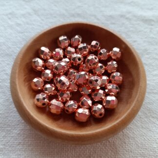 8 mm fazettált rosegold hematit gyöngy