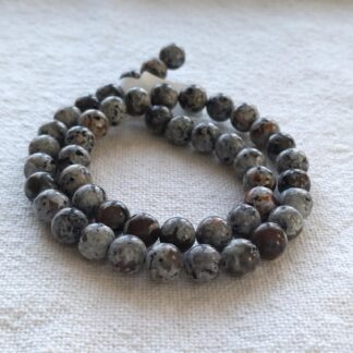 8 mm yooperlit ásványgyöngy szálban