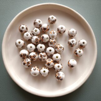 10 mm porcelán gyöngy barna virágos