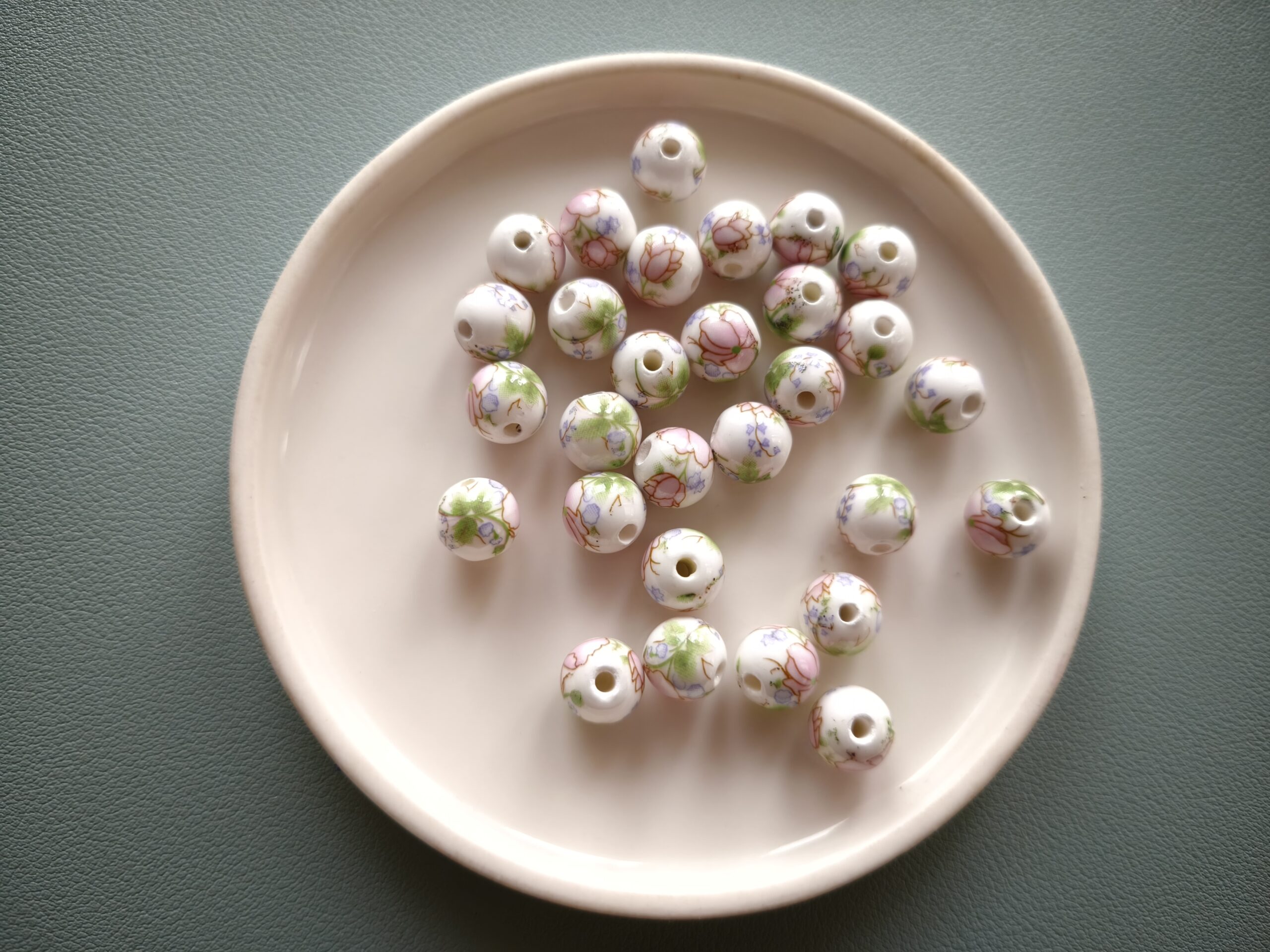 10 mm porcelán gyöngy pasztell virágos