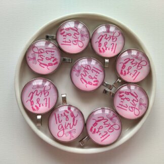 Babaváró lányos üveglencsés medál