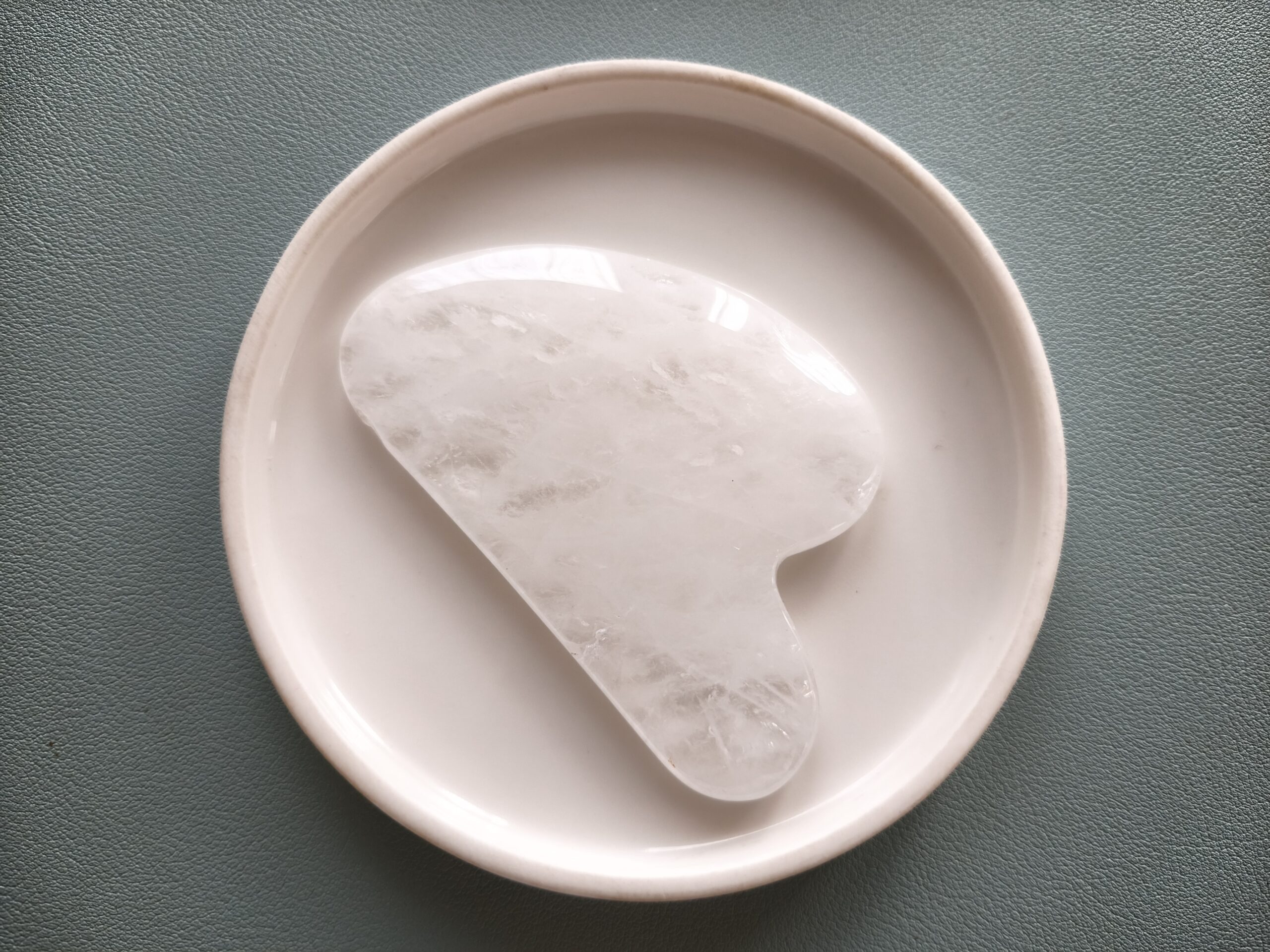 Gua sha arcmasszírozó hegyikristály