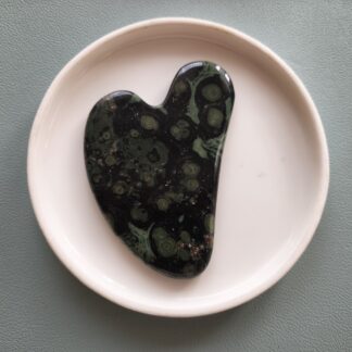 Gua sha arcmasszírozó kambaba jaspis